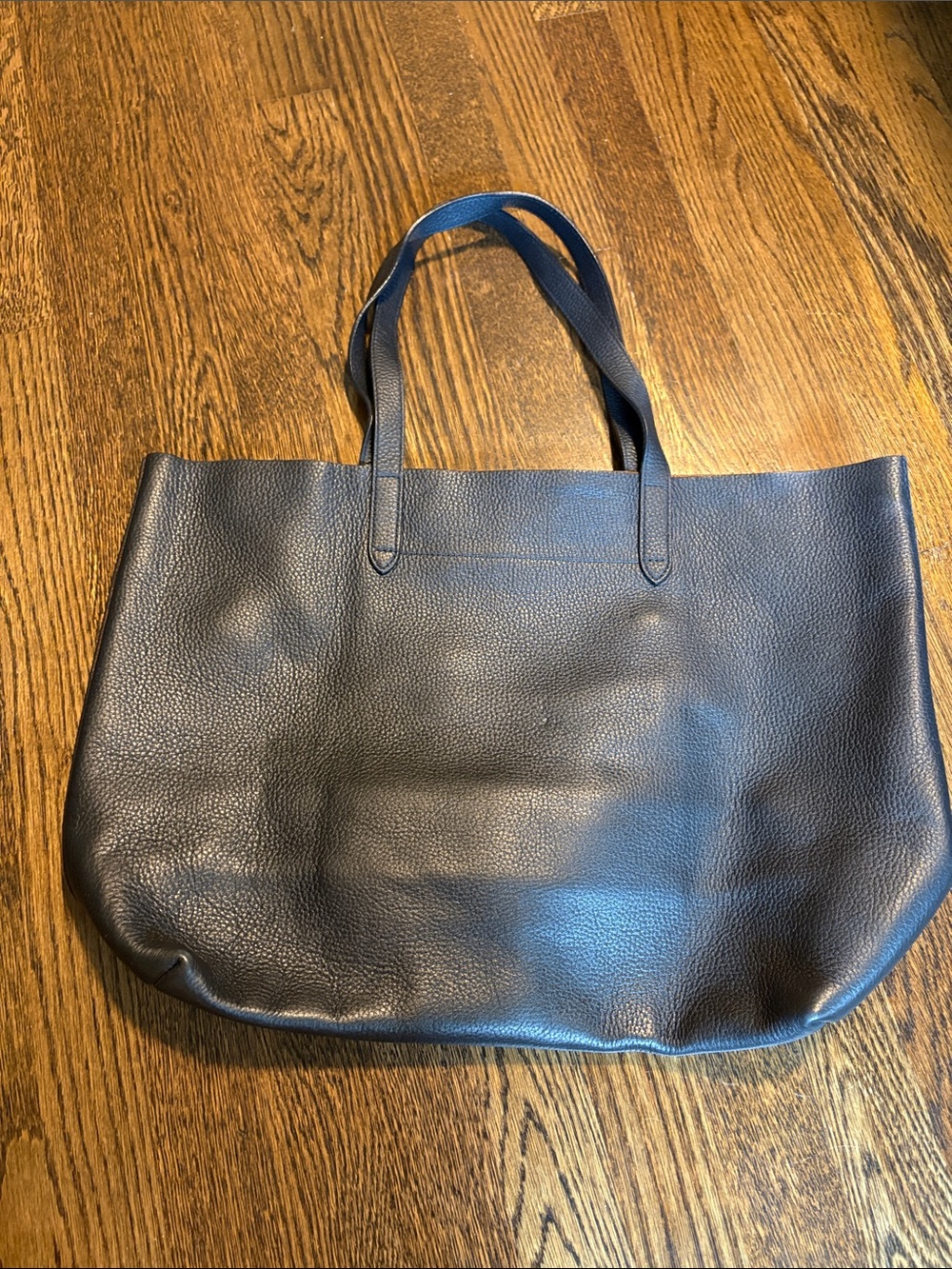 Cuyana Structured Classic Black Leather Tote Bag - Women